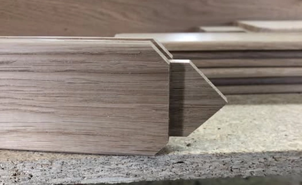 Holzpanel mit Nut und Feder